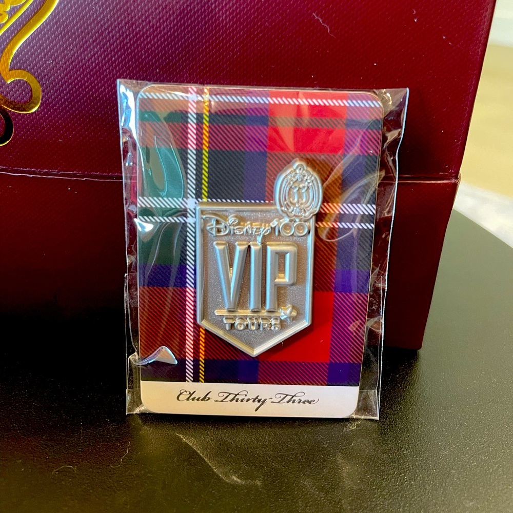 Disney VIP Tour pin